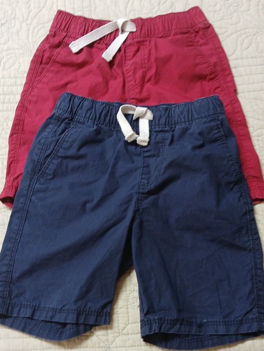 Old Navy Boys Drawstring Shorts in Navy and Red